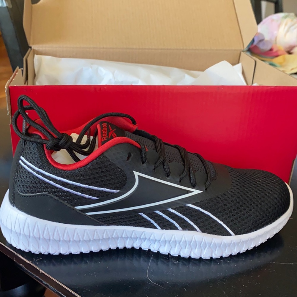 NIB Reebok Training Flexagon Energy Sneaker 3 boy